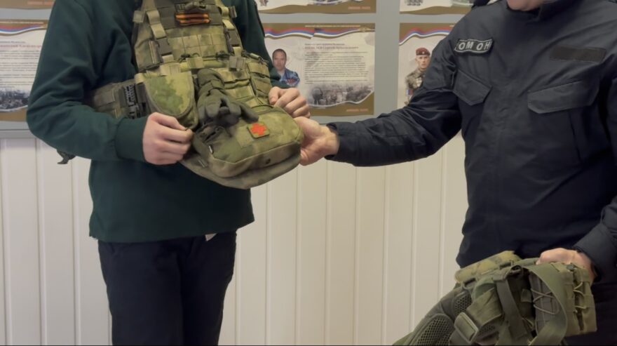 ОМОН «Барс» провел урок мужества для школьников Ржева