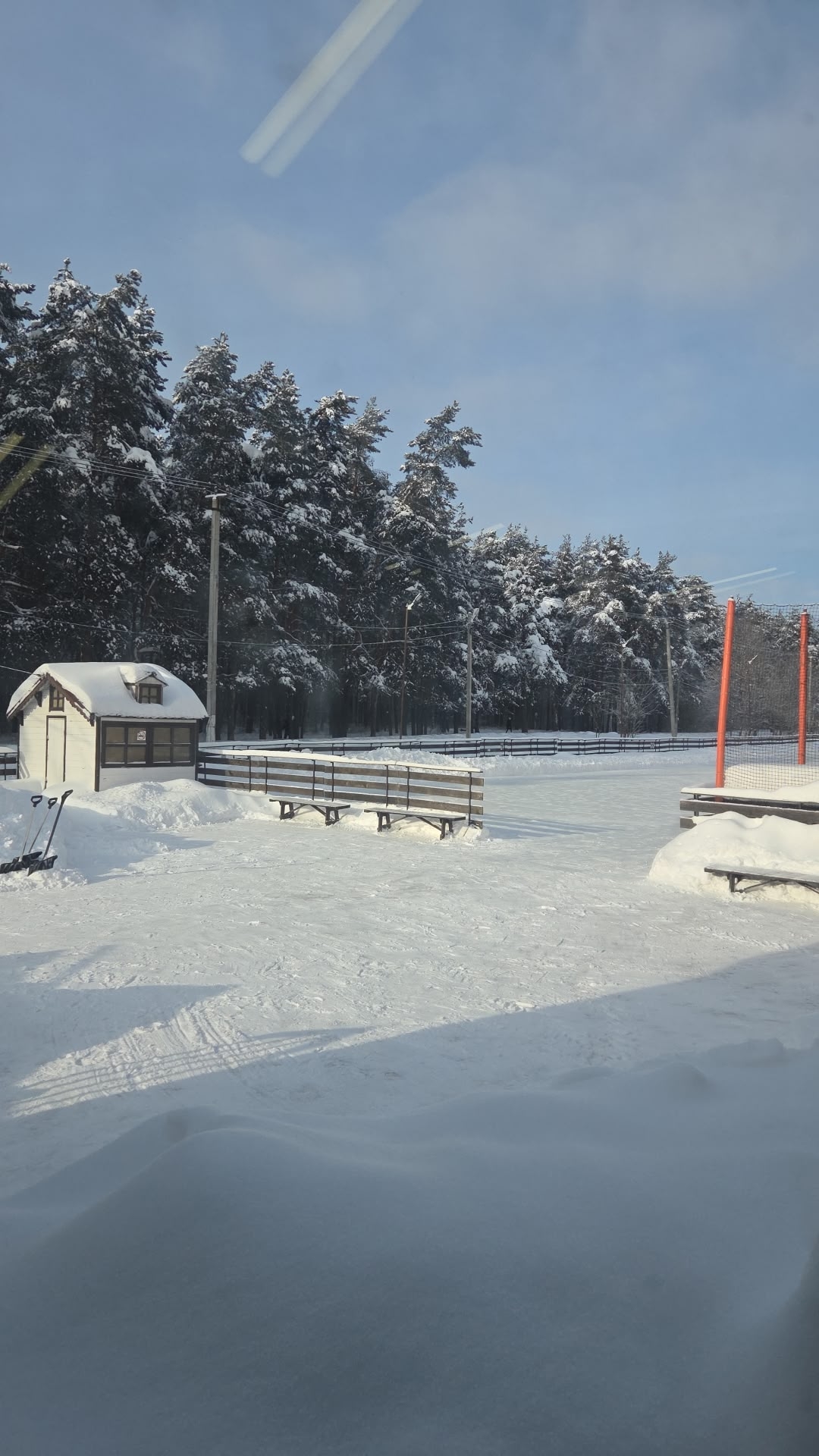 Каток в Твери закрылся из-за оттепели