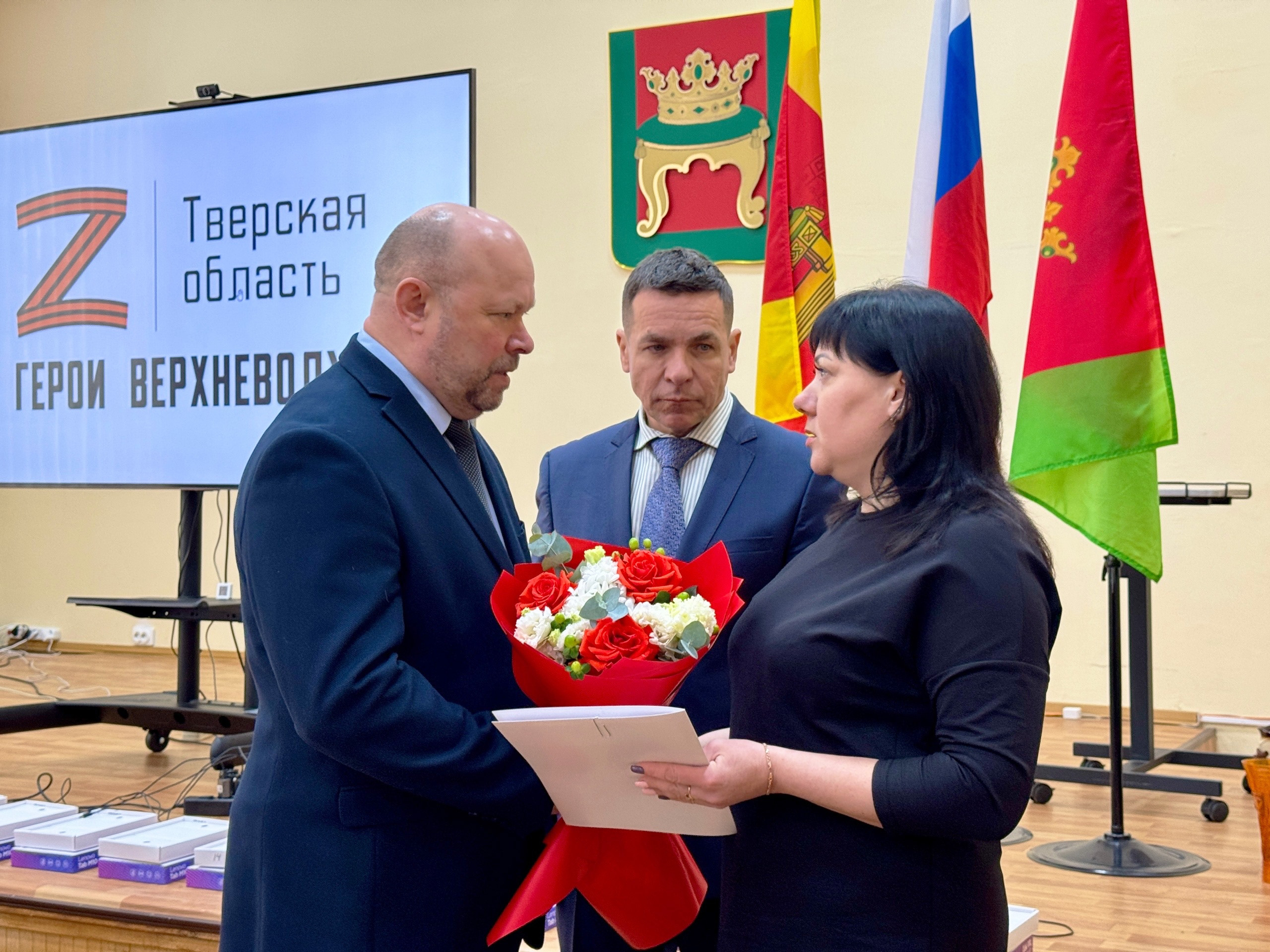 Герои СВО получили землю: В Калининском округе вручили участки военнослужащим и семьям погибших