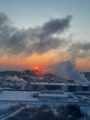 Утром над Тверью взошло сразу четыре солнца Утром над Тверью взошло сразу четыре солнца
