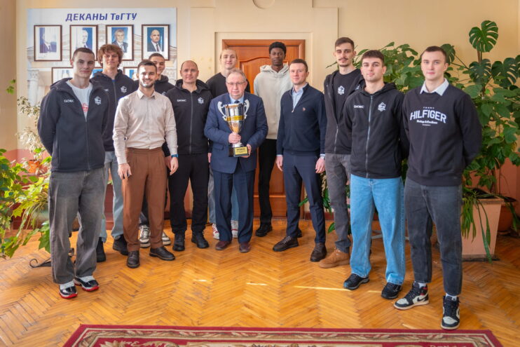 Врио ректора ТвГТУ Алексей Артемьев встретился с баскетболистами команды «Тверь-Политех» Врио ректора ТвГТУ Алексей Артемьев встретился с баскетболистами команды «Тверь-Политех»