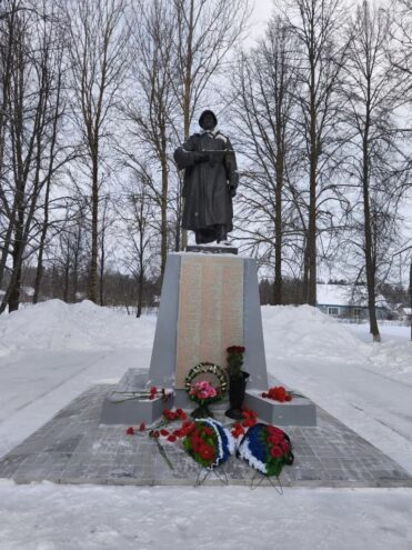 Виталий Королев поздравил жителей Жарковского округа с 84-й годовщиной освобождения