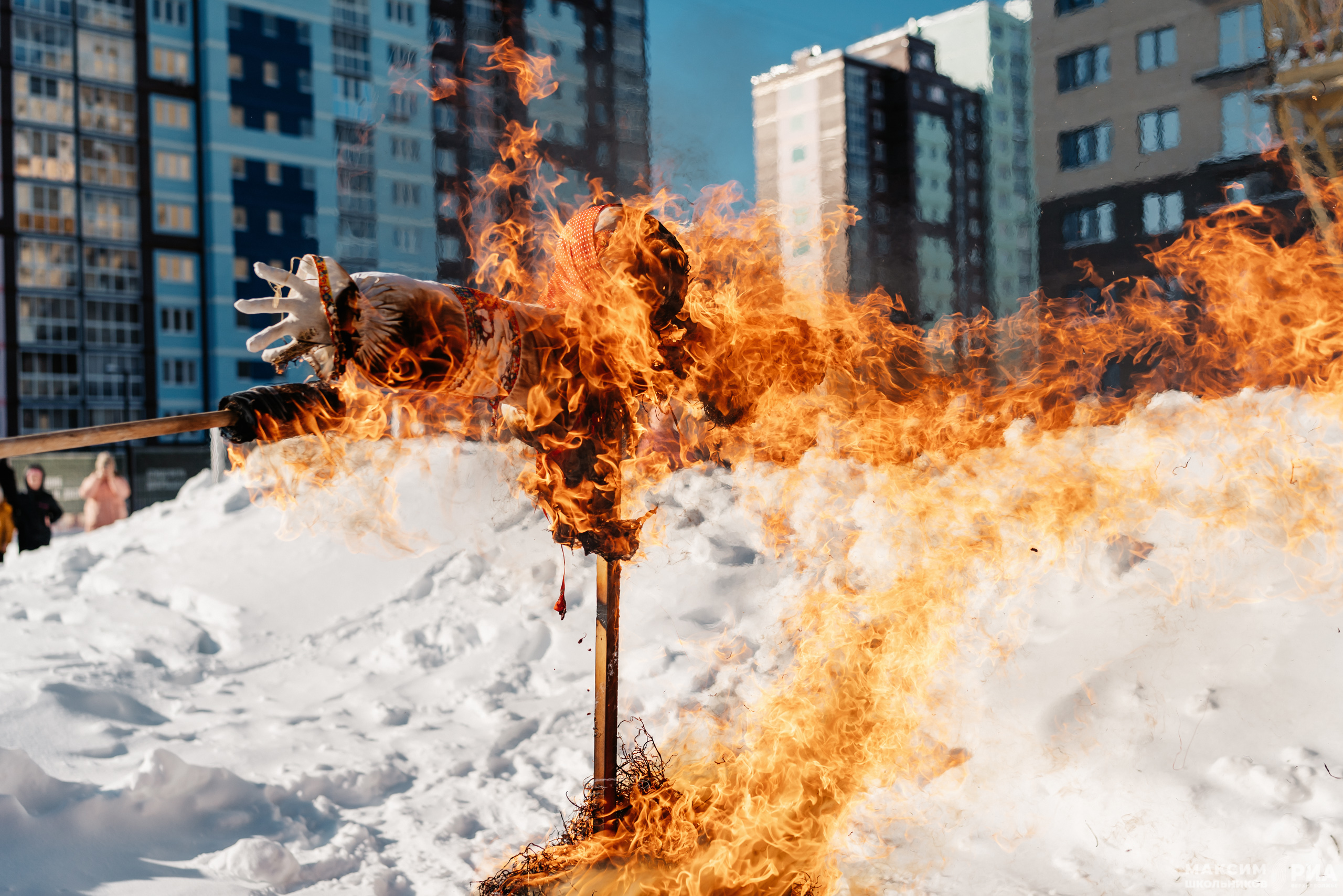 В Твери с размахом провожают зиму на Широкой Масленице