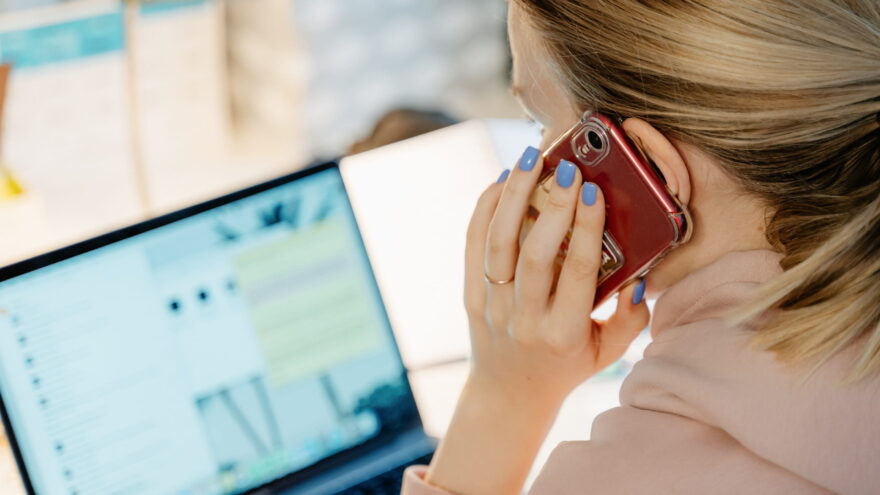 На шаг впереди: голосовой бот решает более 80% вопросов клиентов «Ростелекома» с помощью предиктивной модели