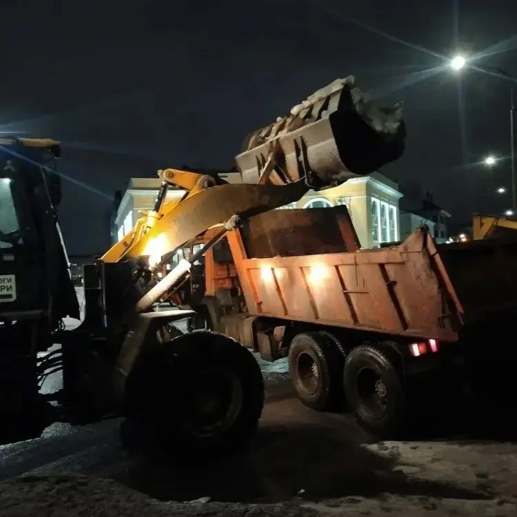 С улиц Твери за неделю вывезли 30 тысяч кубометров снега