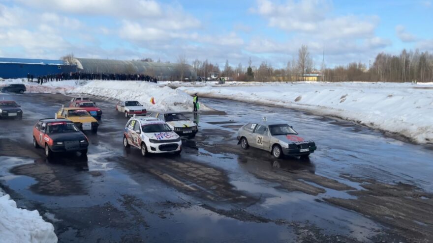 36 гонщиков поборолись за Кубок Твери по автокроссу