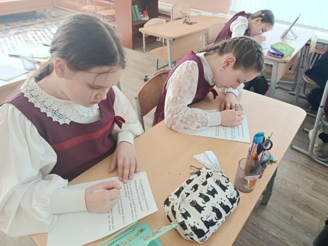 В школах Твери детей учат грамотно обращаться с деньгами