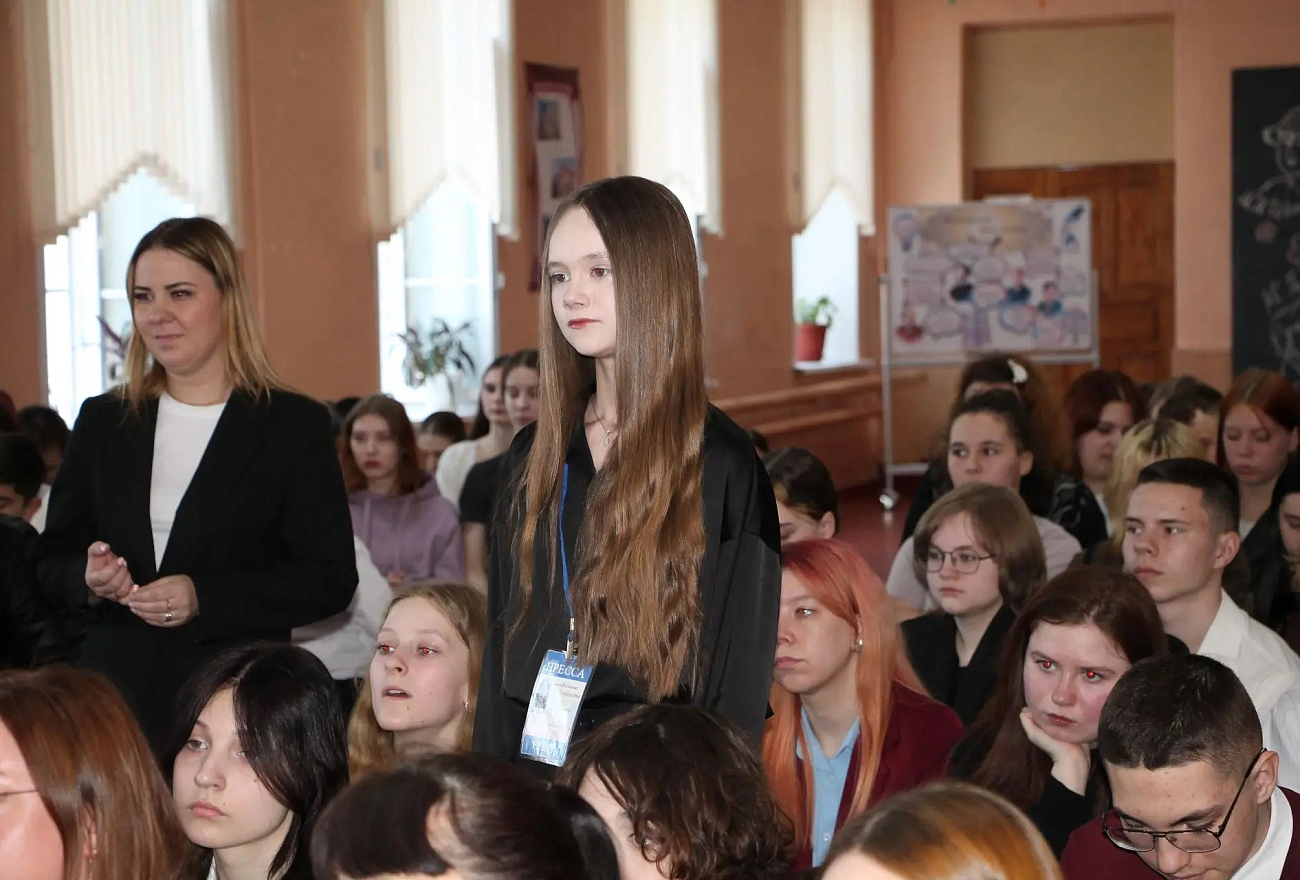 Режиссер Клим Шипенко встретился со школьниками Вышнего Волочка