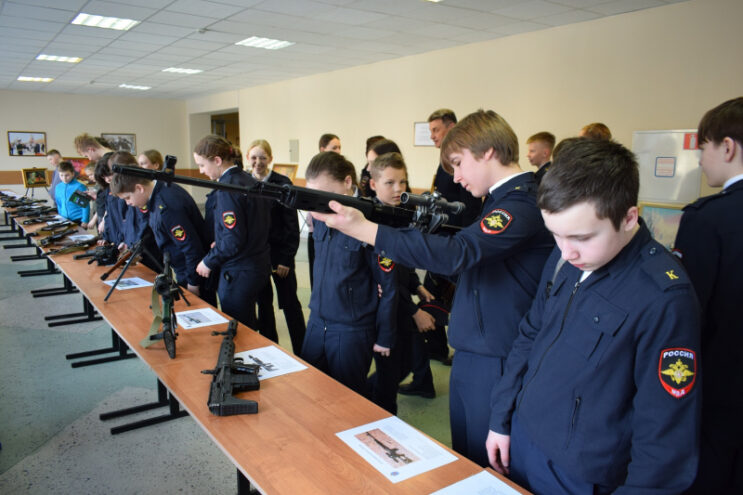 Профессия под прицелом: подростки Твери узнали все о службе в полиции Профессия под прицелом: подростки Твери узнали все о службе в полиции