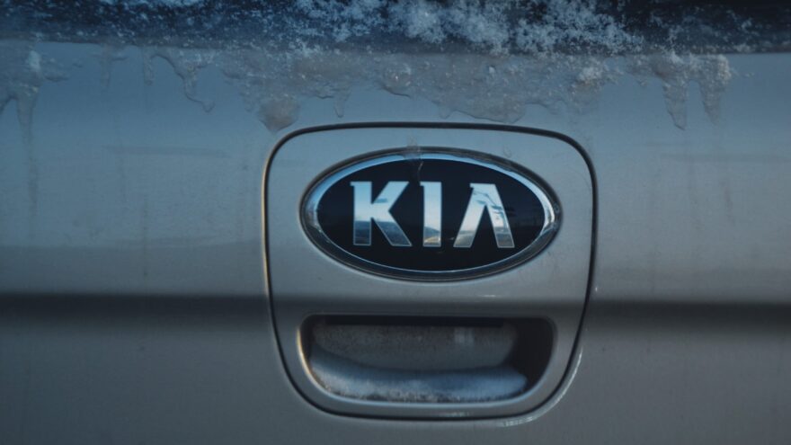 Kia Rio: 33 013 автомобилей отзывают из-за риска короткого замыкания