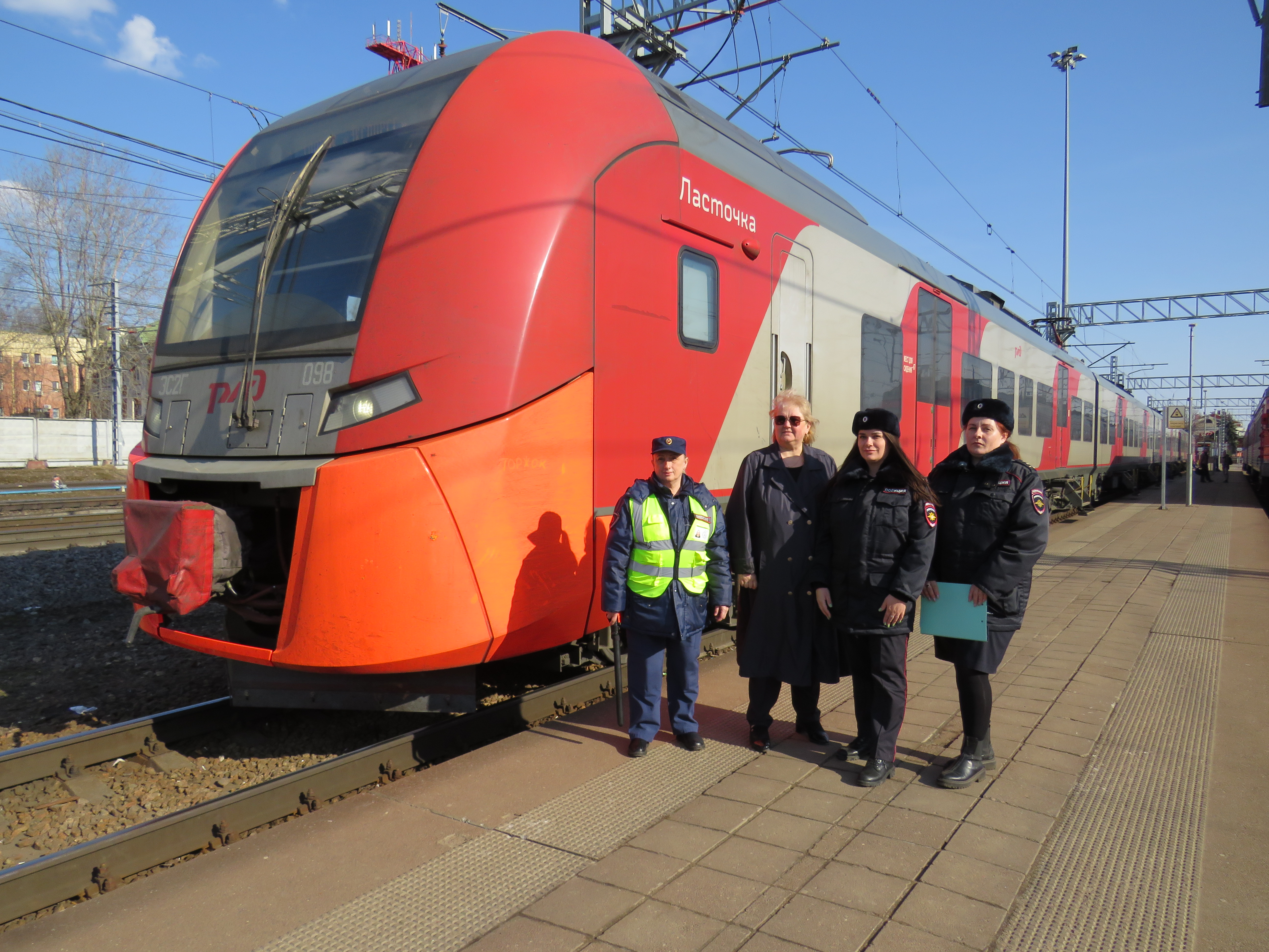 Железнодорожные пути – не место для прогулок: рейд на станции Тверь