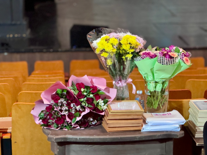 Сотрудников ТЮЗа наградили в честь Всемирного дня театра Сотрудников ТЮЗа наградили в честь Всемирного дня театра