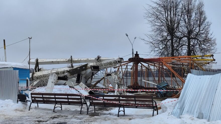 В Твери демонтировали колесо обозрения