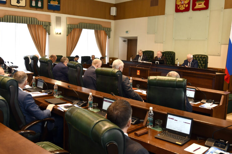 Андрей Епишин представил отчет о работе в Совете Федерации за 2025 год Андрей Епишин представил отчет о работе в Совете Федерации за 2025 год