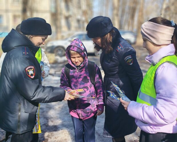 Каникулы без происшествий: Тверские ЮИДовцы и ГИБДД напомнили о правилах дорожного движения