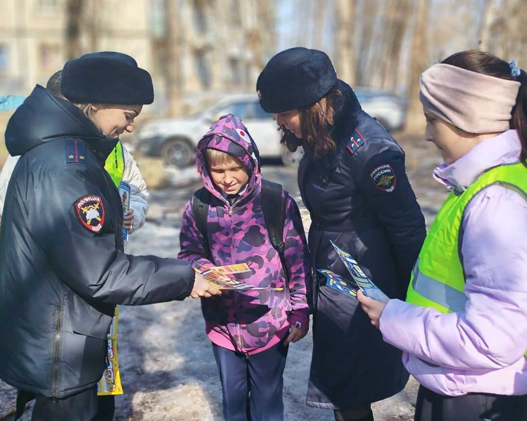 Каникулы без происшествий: Тверские ЮИДовцы и ГИБДД напомнили о правилах дорожного движения