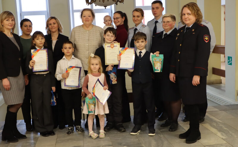 Тверские полицейские открыли двери правового отдела для детей