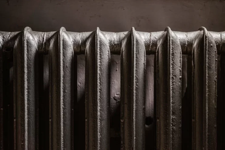 Юристы предупредили о последствиях самовольной установки батарей Юристы предупредили о последствиях самовольной установки батарей