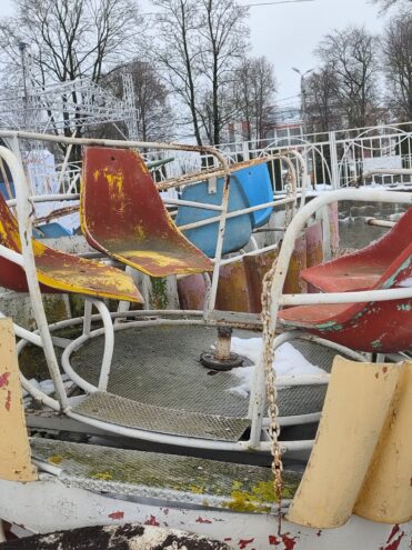 В Твери демонтировали колесо обозрения