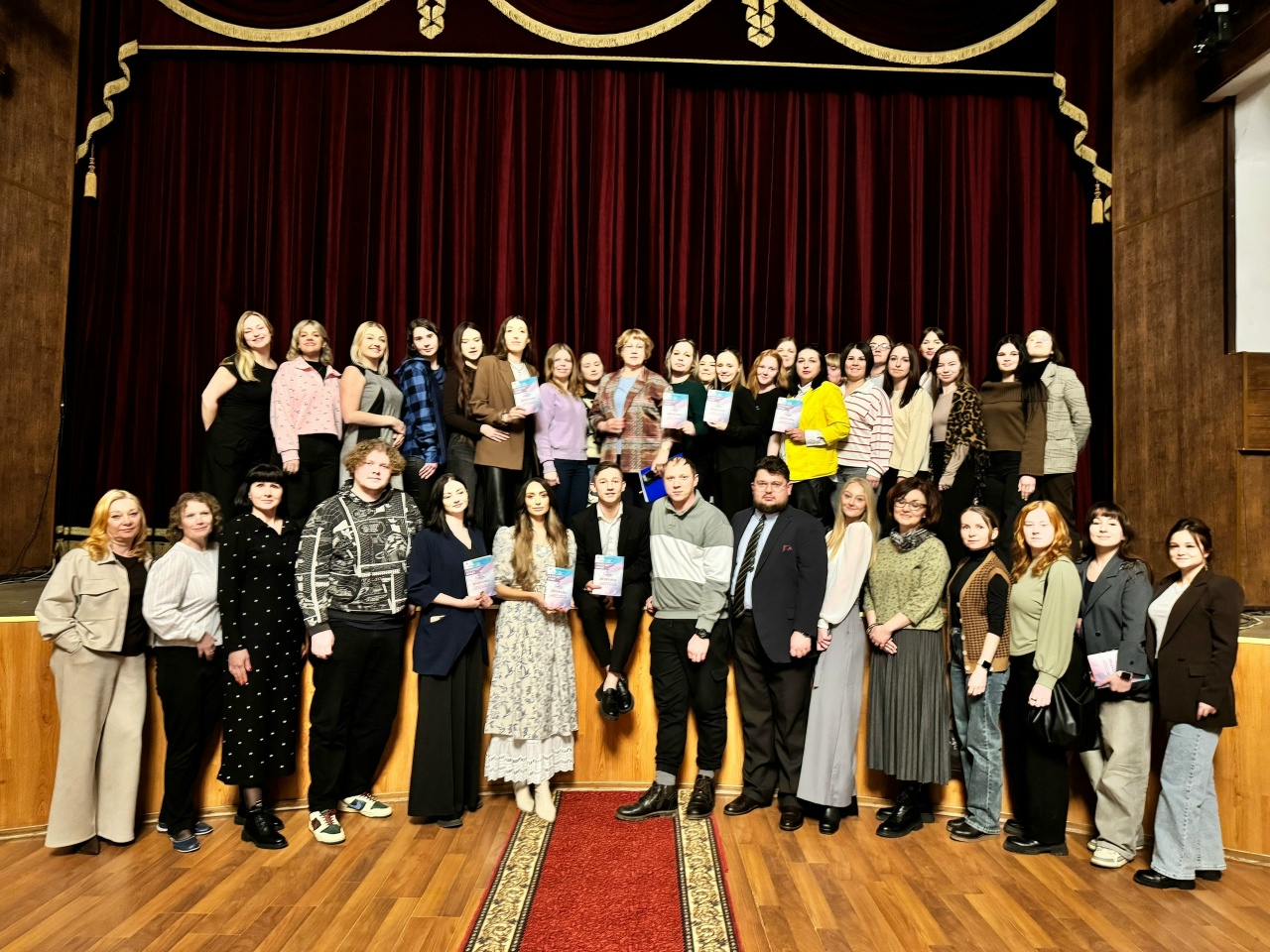 В Осташкове прошел II Слет молодых работников культуры: "НАШИ КРАШЕ" за будущее традиций В Осташкове прошел II Слет молодых работников культуры: "НАШИ КРАШЕ" за будущее традиций