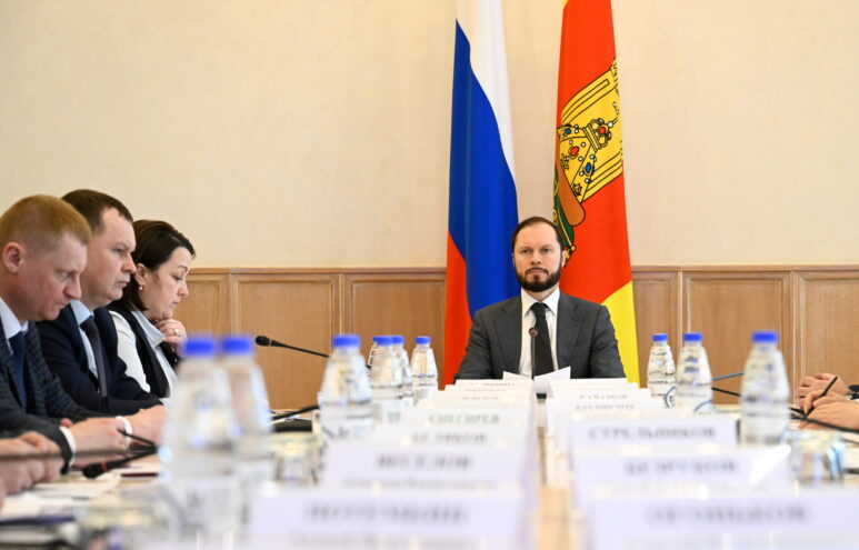 Работа с молодежью, усиление защиты важных объектов: Виталий Королев поставил задачи по комплексной безопасности в регионе