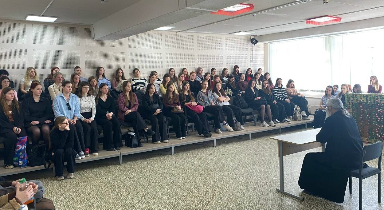 Тверская епархия открывает диалог с молодежью о сложных жизненных решениях