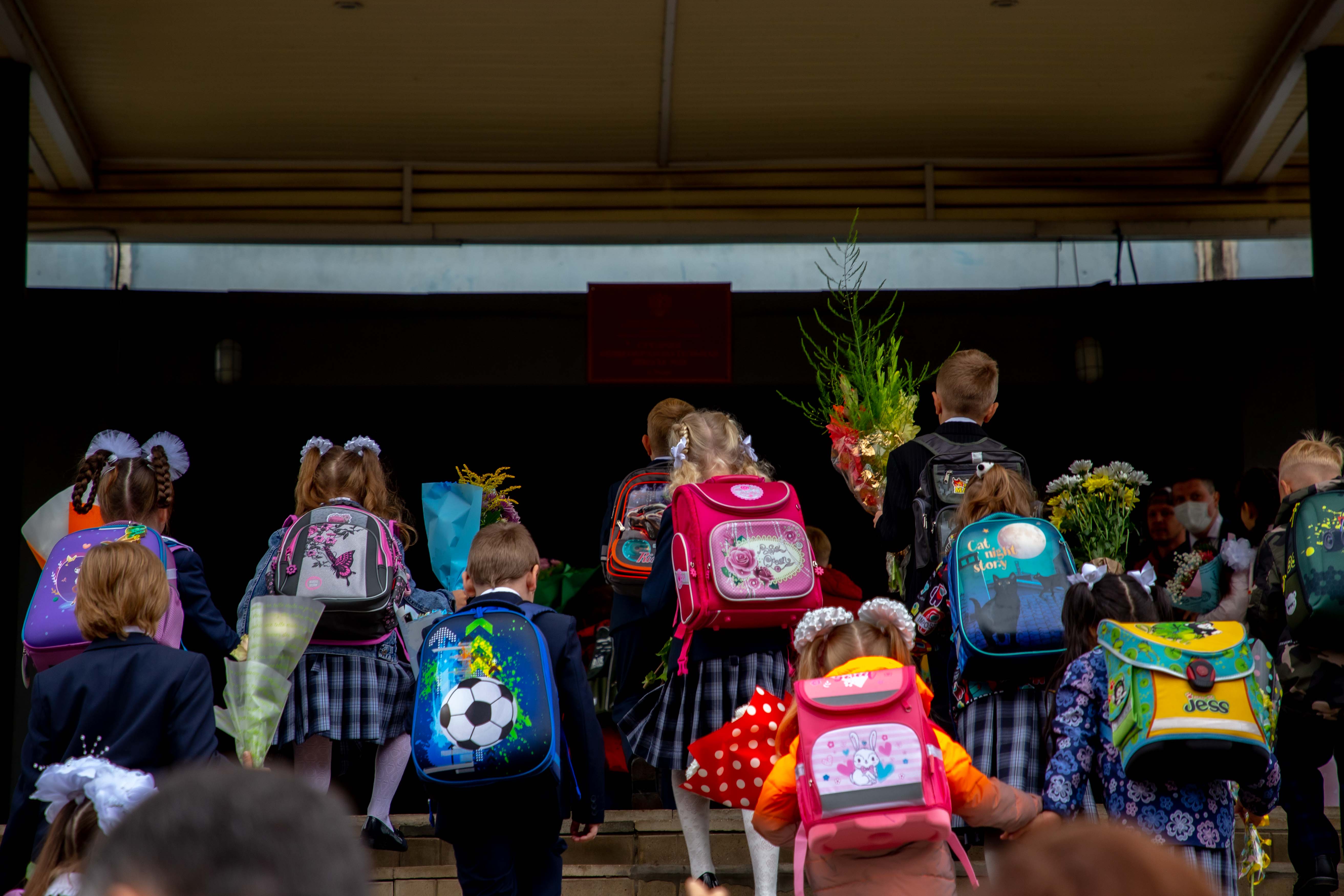 Родители будущих первоклассников смогут записать детей в школу через «Госуслуги»