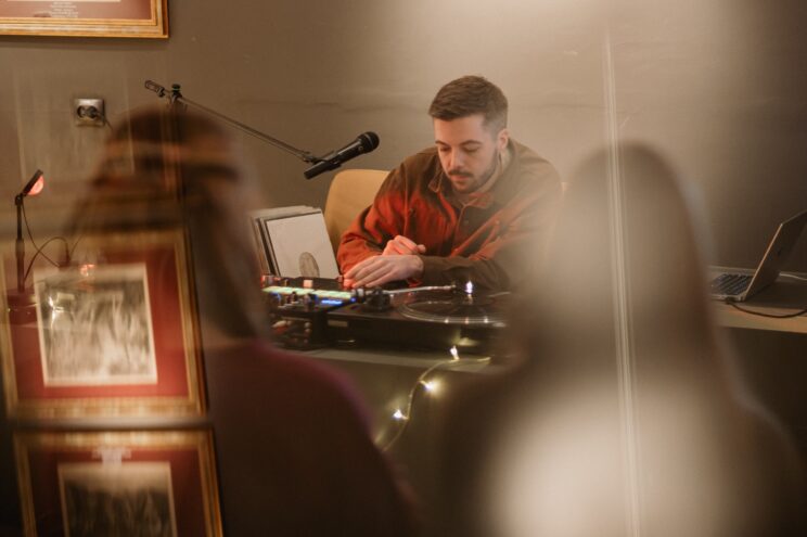 Тверской музейно-выставочный центр приглашает на уникальный арт-вечер 8 марта