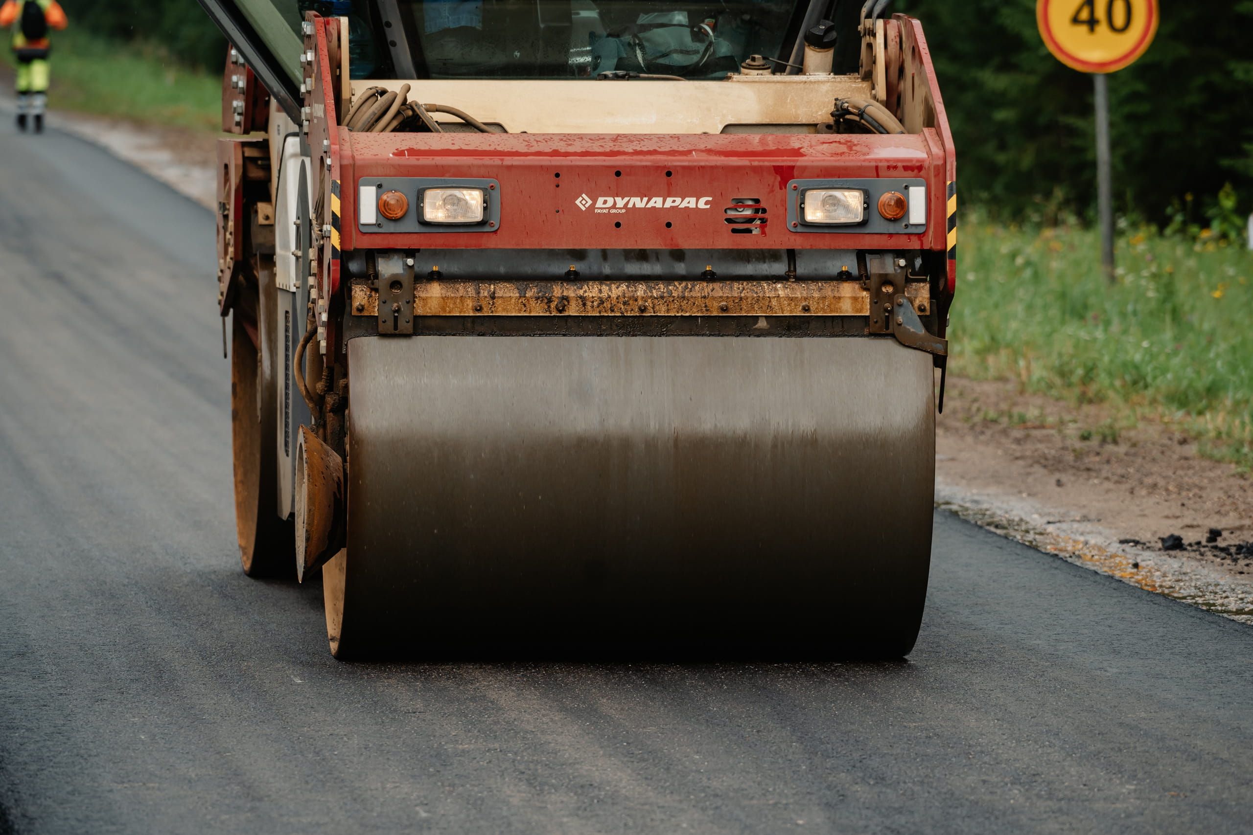 В Тверской области дополнительно отремонтируют больше 30 километров сельских дорог