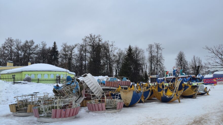 В Твери демонтировали колесо обозрения
