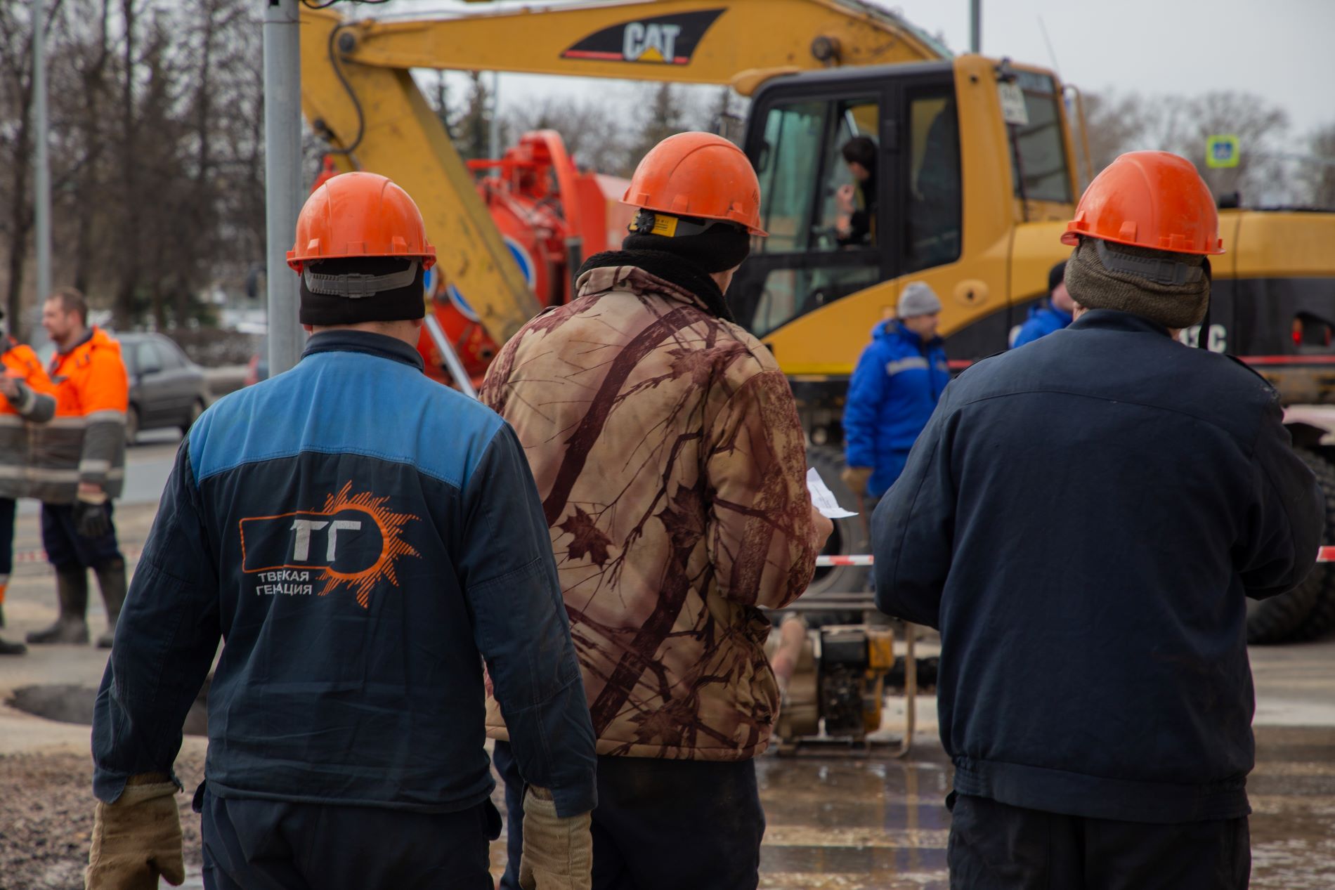 Виталий Королев поздравил работников бытового обслуживания населения и ЖКХ с профессиональным праздником Виталий Королев поздравил работников бытового обслуживания населения и ЖКХ с профессиональным праздником