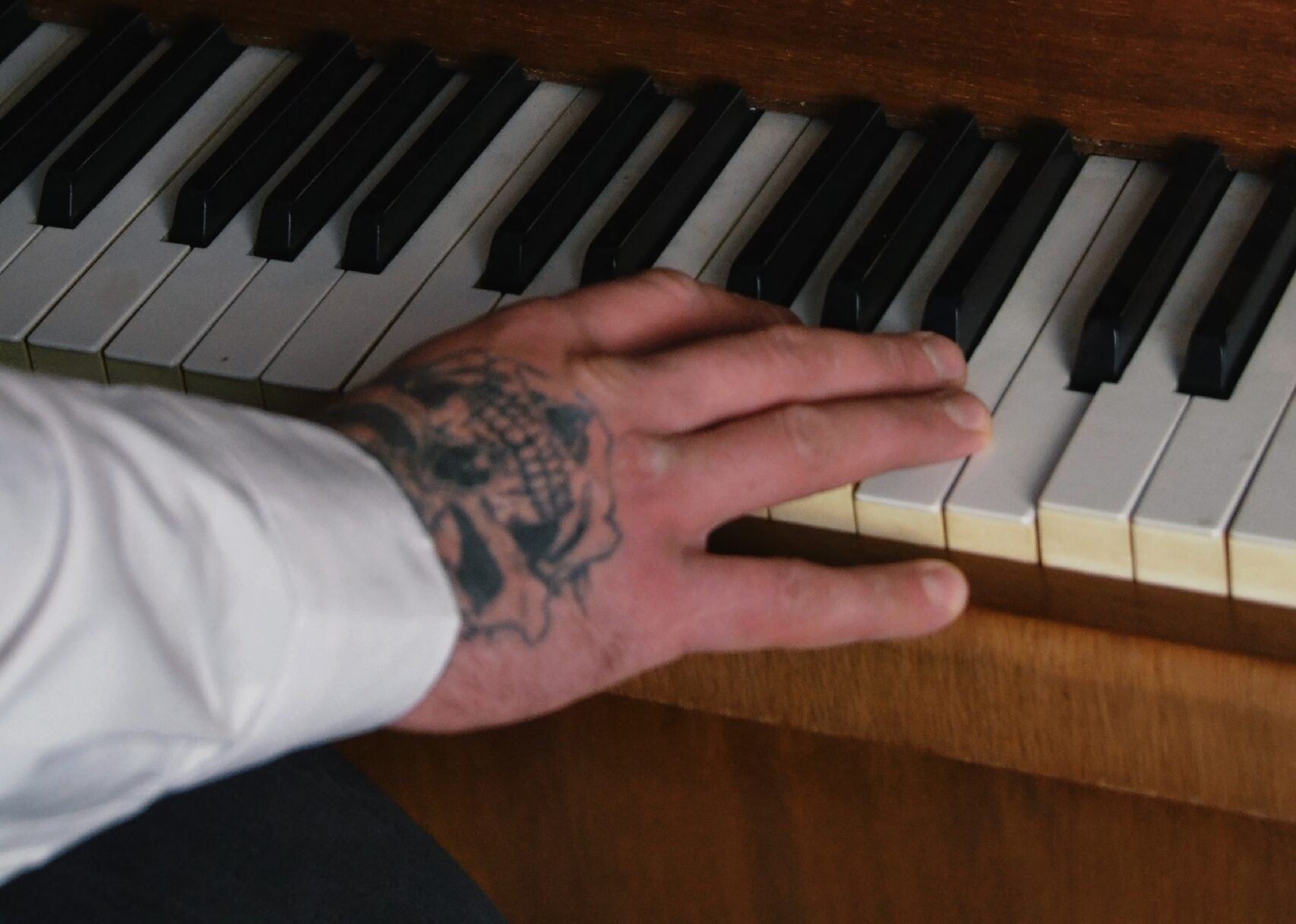 Негласные правила внешности: почему татуировки все еще могут стать препятствием при трудоустройстве в Твери