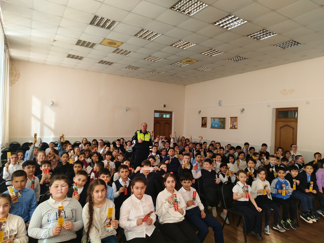 "Безопасная дорога в школу": ГИБДД Твери провела профилактическое занятие для первоклассников "Безопасная дорога в школу": ГИБДД Твери провела профилактическое занятие для первоклассников