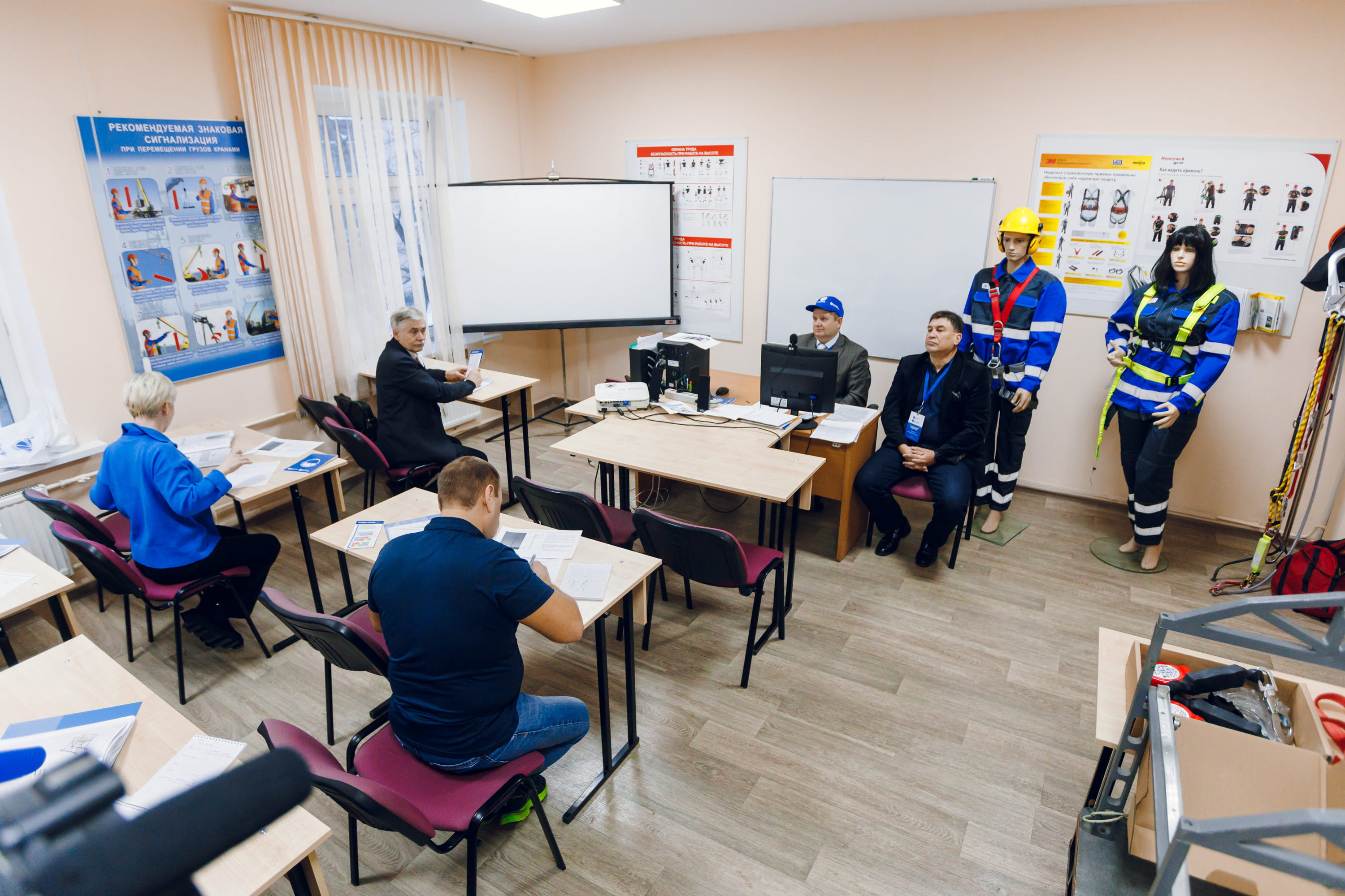 Филиал «Россети Центр» - «Тверьэнерго» повышает квалификацию сотрудников для обеспечения надежного электроснабжения