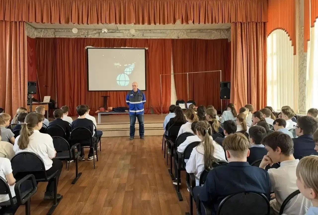 В преддверии каникул специалисты филиала «Россети Центр» - «Тверьэнерго» рассказали школьникам о безопасном обращении с электричеством