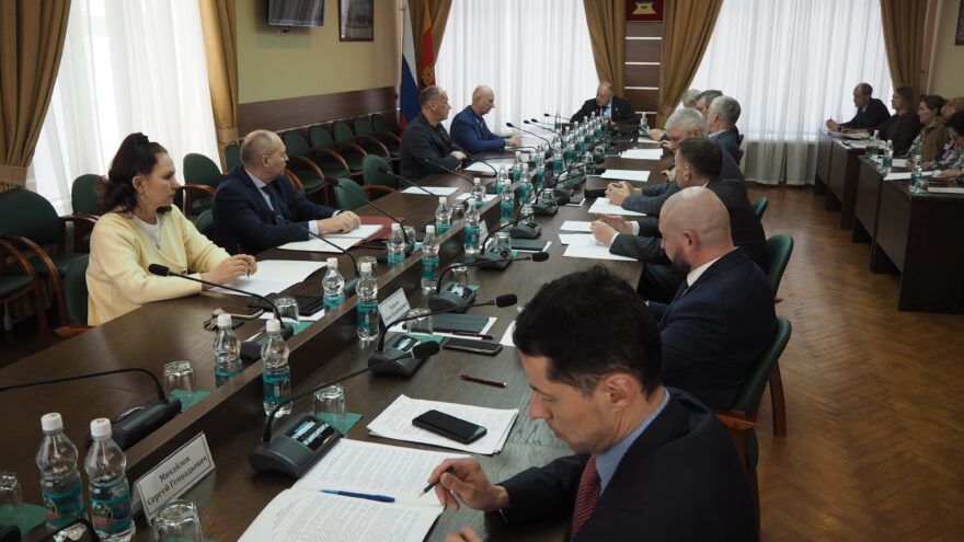 Депутаты Заксобрания заслушают отчеты омбудсменов и сенатора