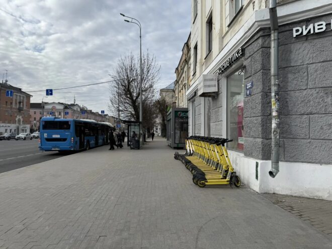 Рассказываем, где в Твери запретили парковку самокатов Рассказываем, где в Твери запретили парковку самокатов