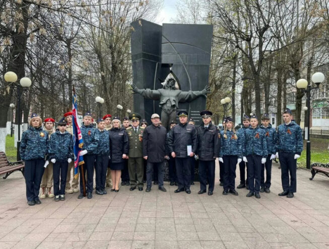 Память о подвиге: Тверские полицейские и кадеты МВД вспомнили трагедию на Чернобыльской АЭС