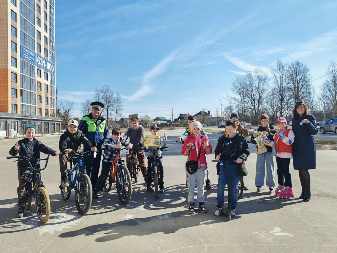 Тверская ГИБДД учит юных велосипедистов и самокатчиков безопасности на дорогах