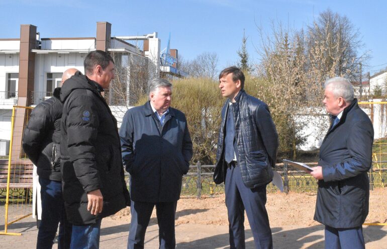 На набережной завершают прокладку нового напорного трубопровода На набережной завершают прокладку нового напорного трубопровода