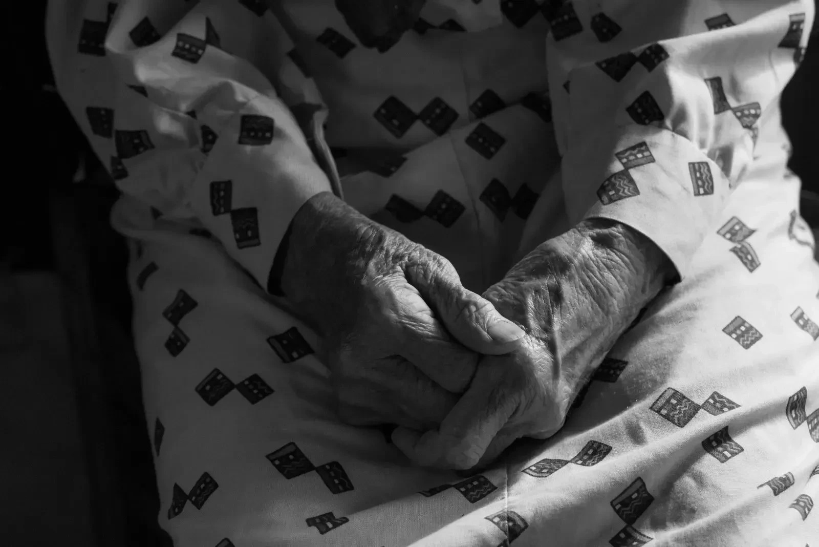 Старица встречает Пасху с фотовыставкой о своих героях: Виктор Христенко представит портреты долгожителей