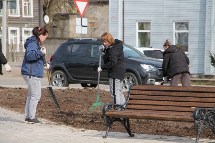 В Вышневолоцком округе начался двухмесячник по благоустройству