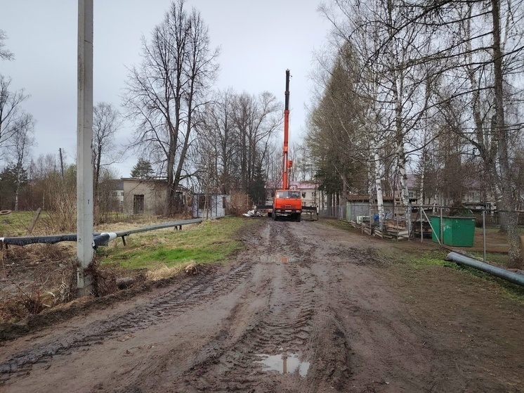 В Оленино благоустраивают пешеходную дорожку у Центрального парка В Оленино благоустраивают пешеходную дорожку у Центрального парка