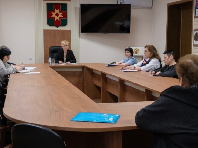 В Лихославле обсудили "серые" зарплаты и нелегальную занятость В Лихославле обсудили "серые" зарплаты и нелегальную занятость