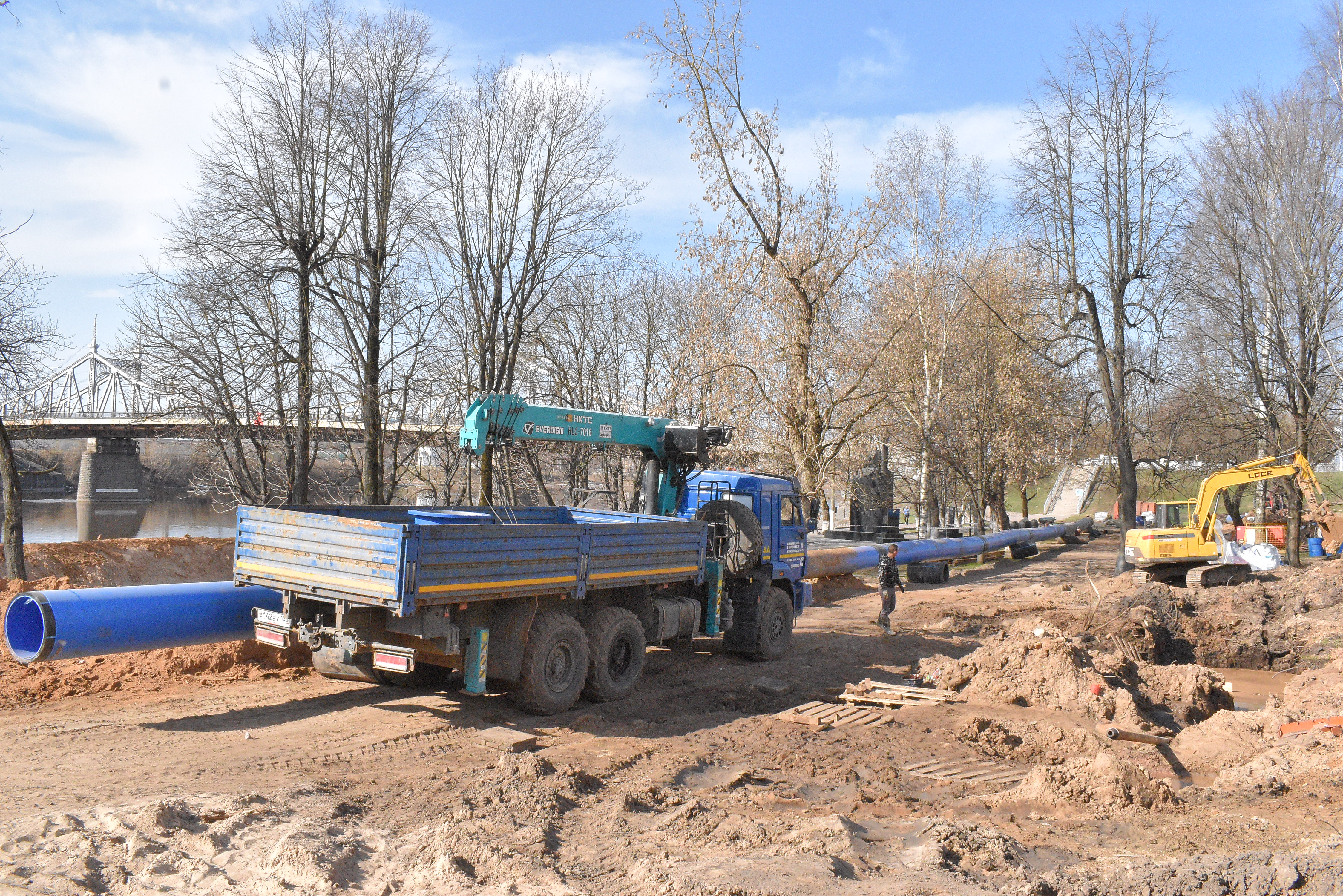 На набережной 