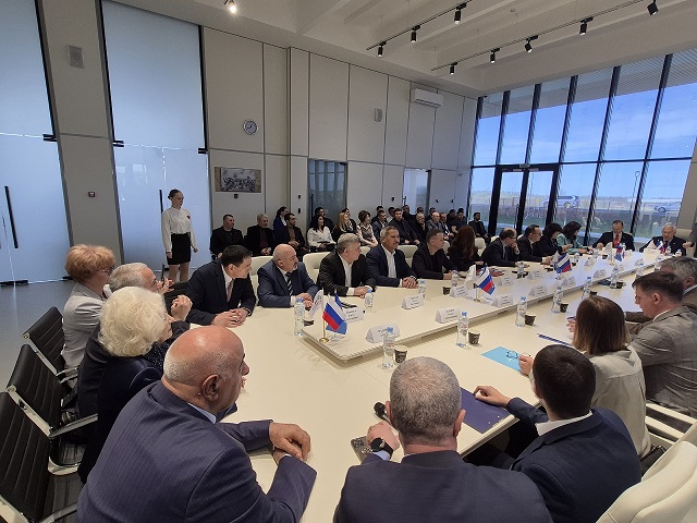 Владимир Васильев соединил народы у Ржевского мемориала