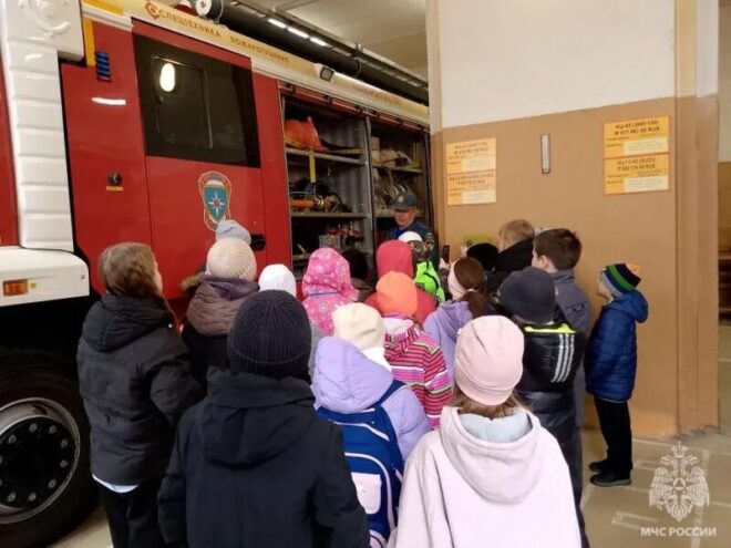 Ржевские школьники в гостях у героев: экскурсия в пожарную часть №62