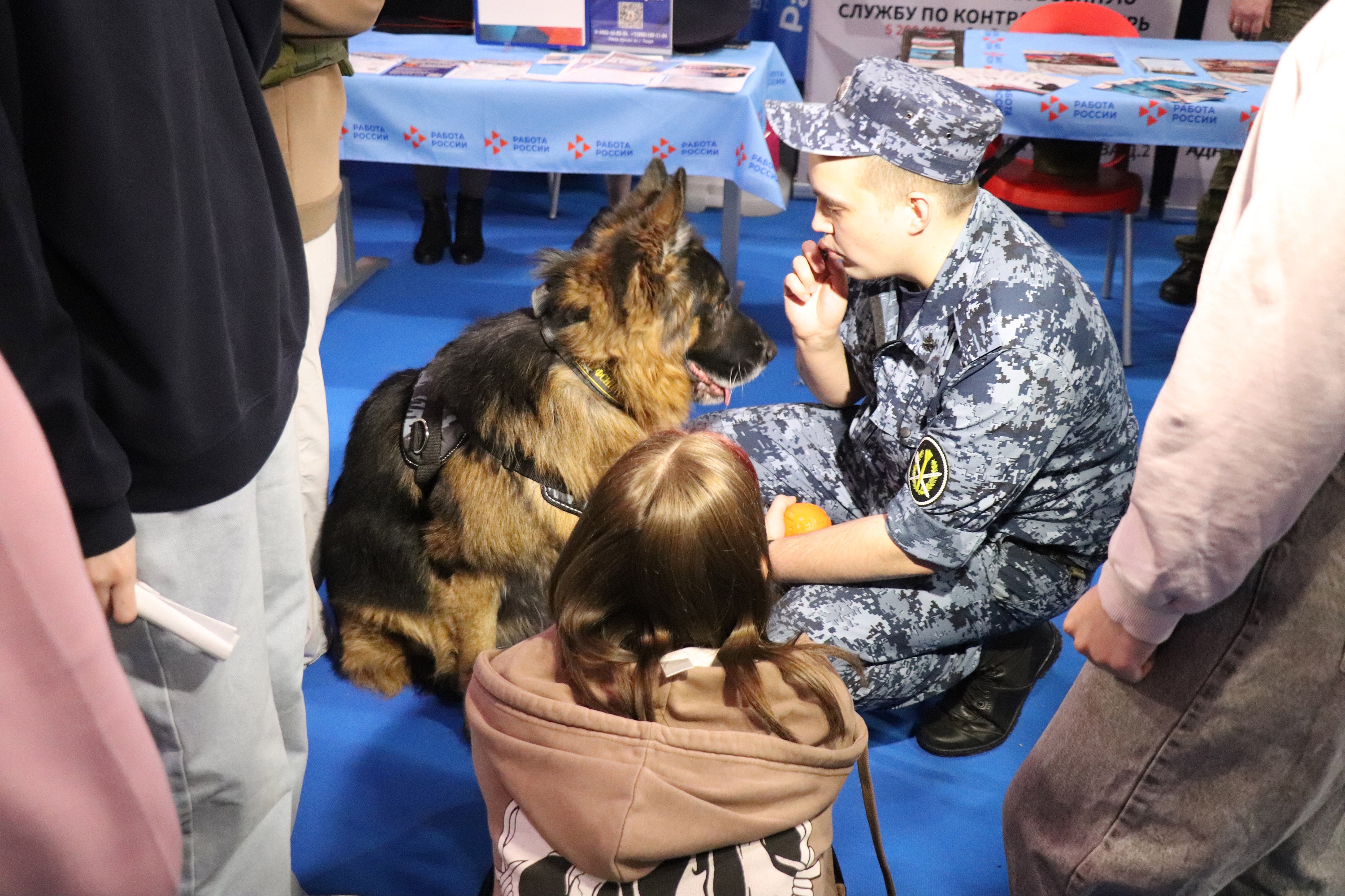 УФСИН Тверской области раскрывает секреты службы на ярмарке вакансий