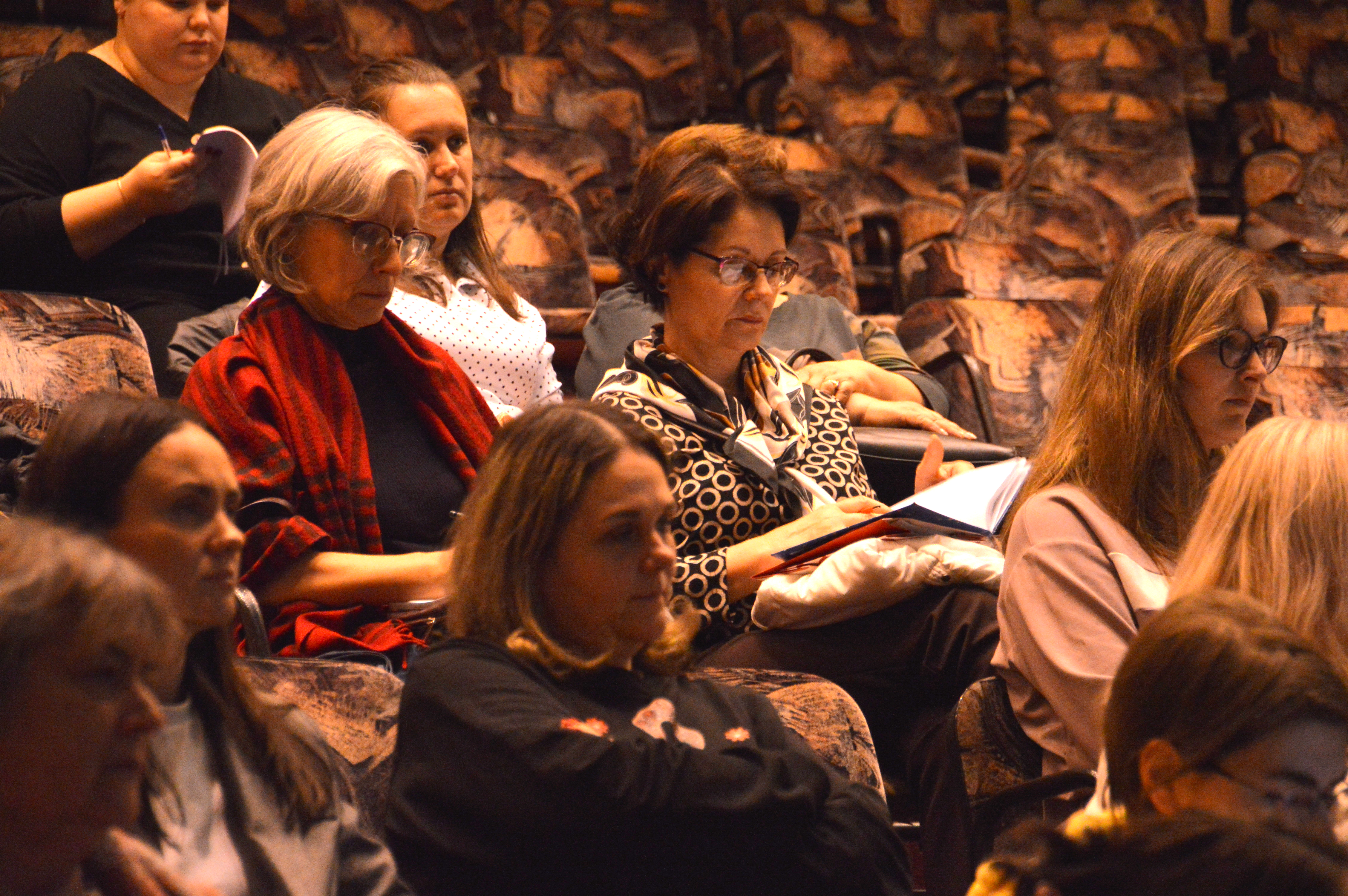 Как заметить беду ребёнка объяснили в Твери