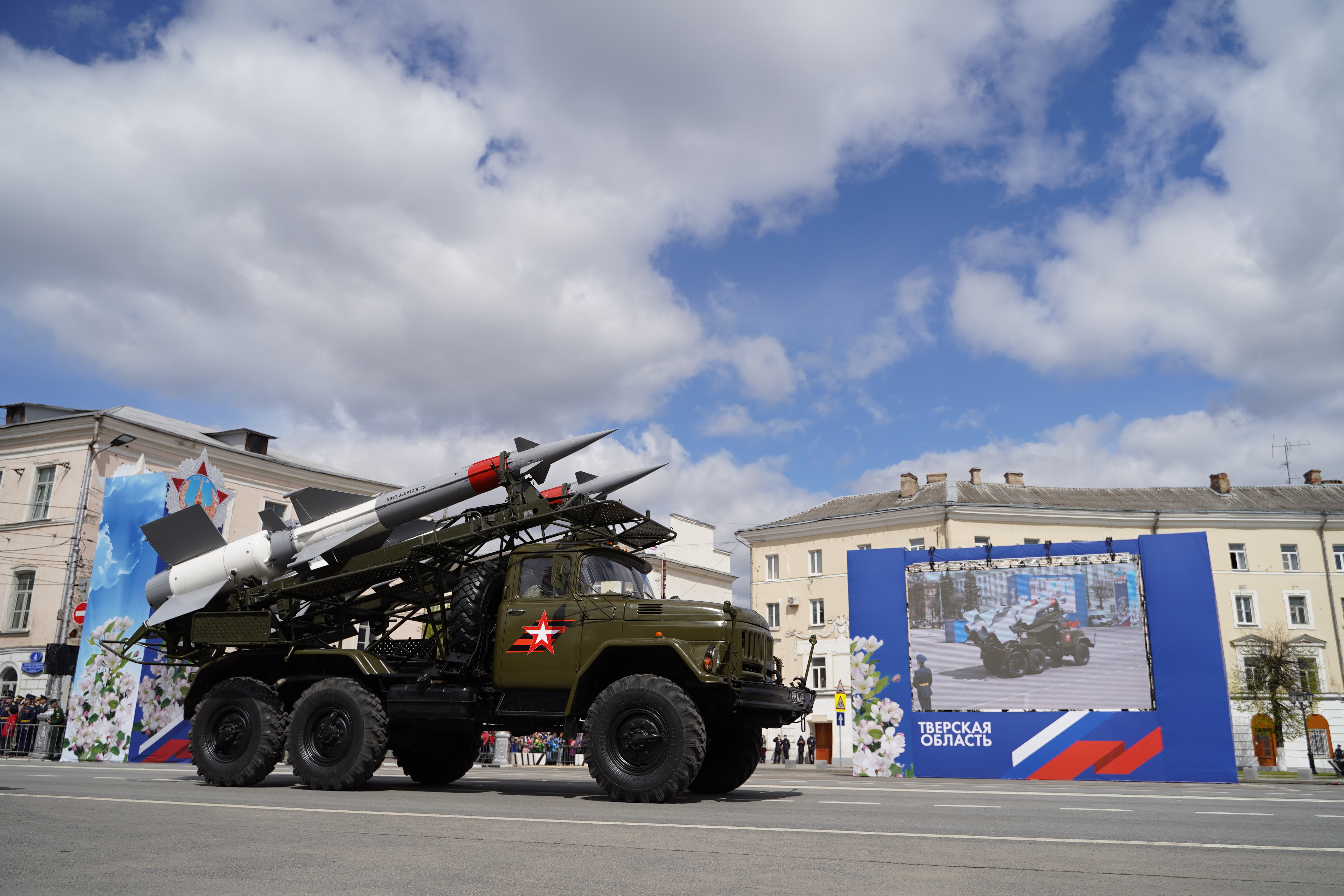 Центр Твери готовится к празднику: узнайте, когда Советская улица будет перекрыта